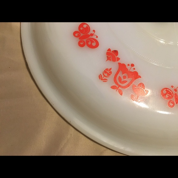 Fire King 5210 - white w/ red tulips & butterflies - Picture 4 of 5
